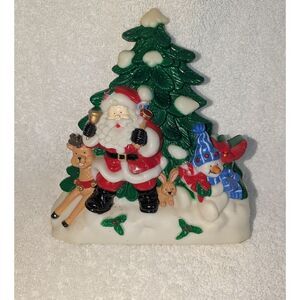 VTG Plastic  Christmas Tree Scene Santa Claus Snowman Reindeer Wall Hanging‎ 6"